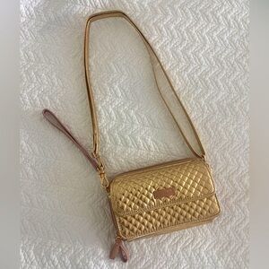 This bag has never been used. Still have store tag inside.